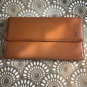 Louis Vuitton epi international cannelle ✨️✨️